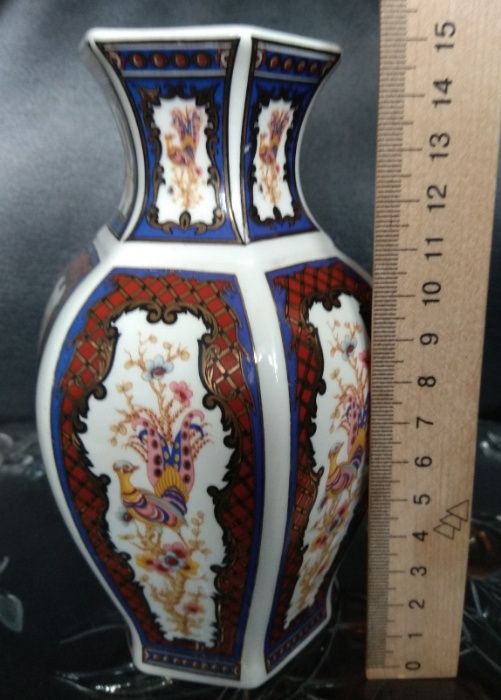 Ваза для невеликого букету.  Пара. Японія