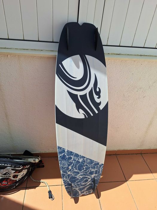 Prancha kitesurf twintip