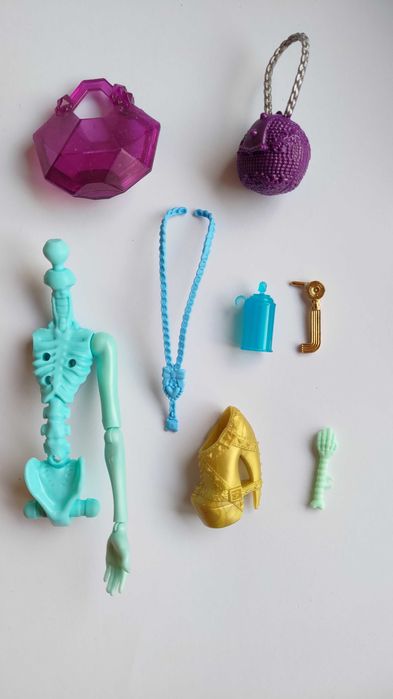 Monster high, Монстер хай аксессуары детали, сумки Эбби, Джейн, одежда Сильви, Клодин