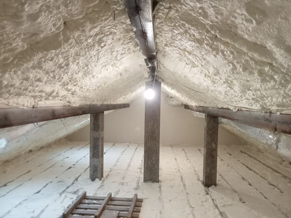 Ocieplenie pianą PUR, izolacje natryskowe