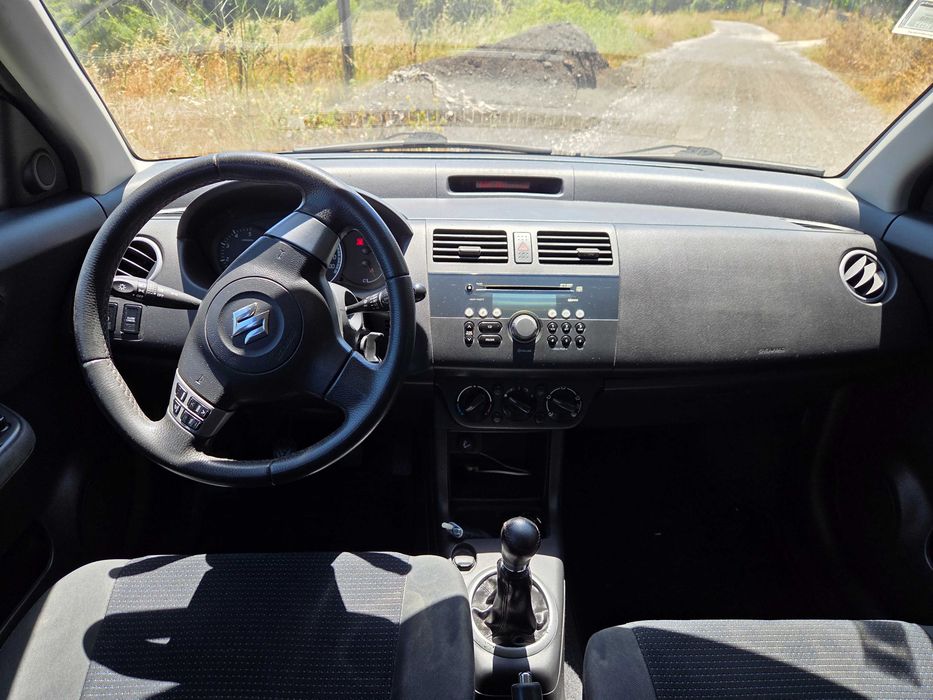 Suzuki Swift 1.3 DDiS Club 5 Portas