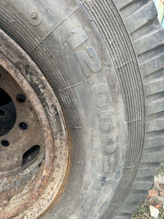Скати з дисками шини резина зіл 131 ,Урал 12.00R20 Кама !