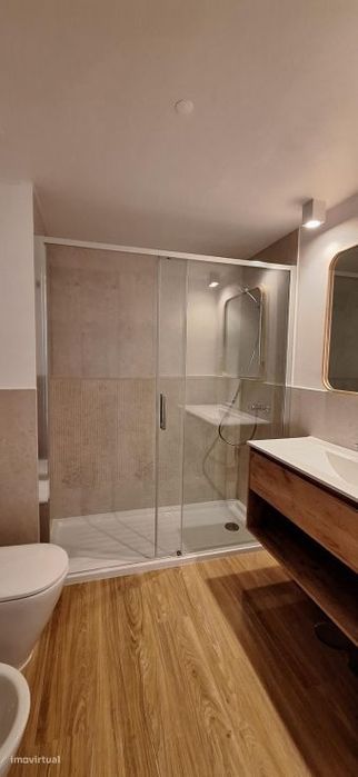 Apartamento T2 com jardim, Loures