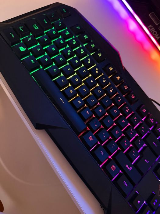 Teclado gaming semi-novo