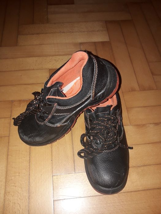 Buty robocze firmy " urugent"