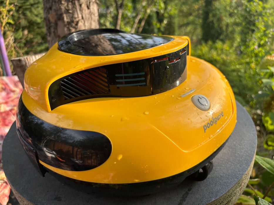 робот-пылесос для бассейна Robotic Cleaner Pool  бездротовий GERMANY