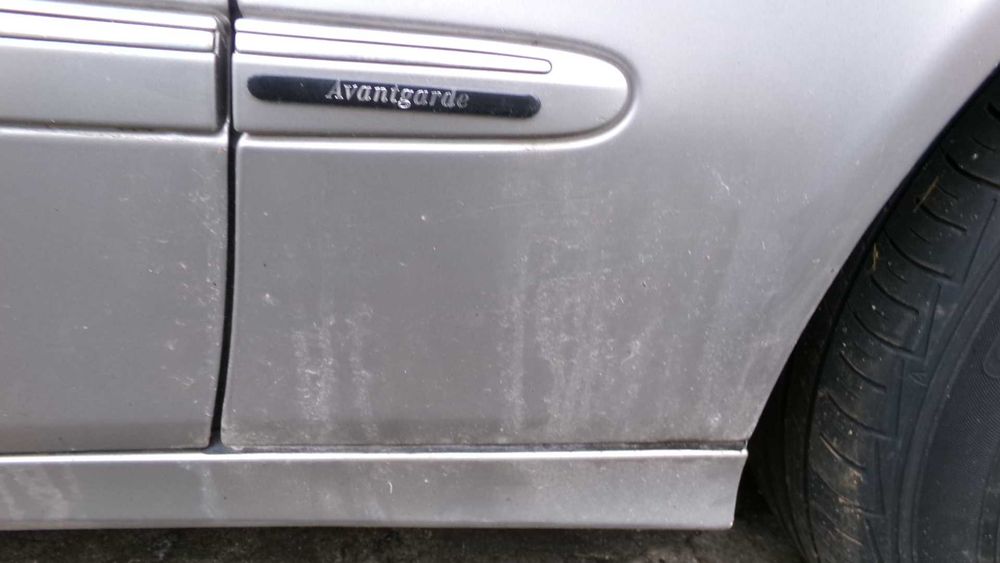 Maj66 Błotnik przedni prawy mercedes w211 e klasa 723 wysyłka