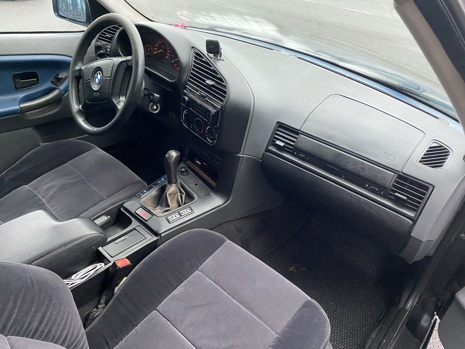 Продам автомобіль BMW e36