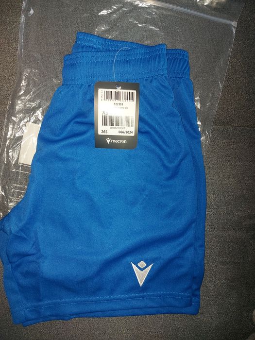 Spodenki macron xs nowe