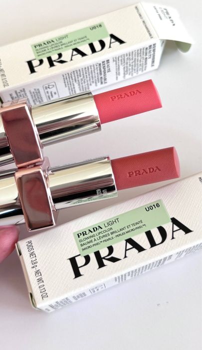 Бальзам для губ  PRADA LIGHT Glowing Lipcolor