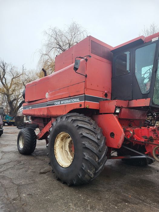 Комбайн Case 1680E