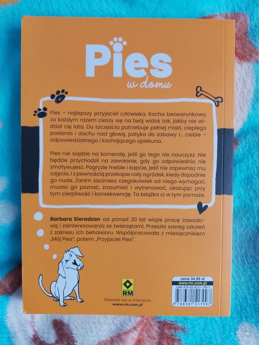 Książka "Pies w domu"