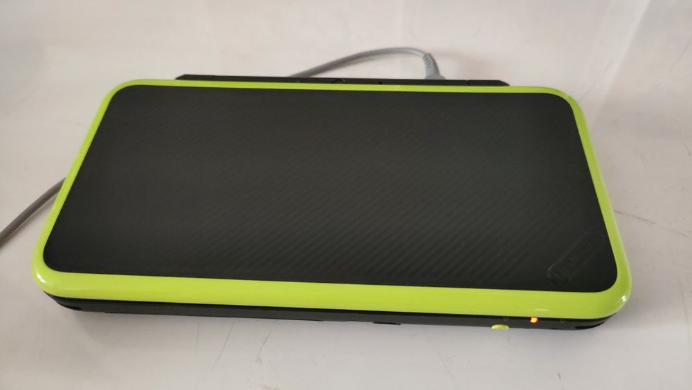 New 2ds xl black/lime