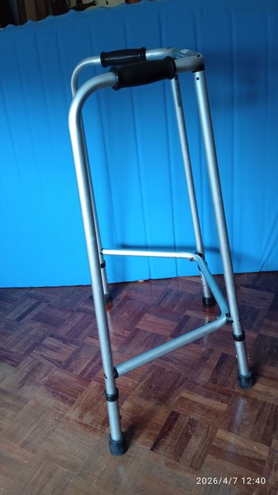 Andadeira de aluminio