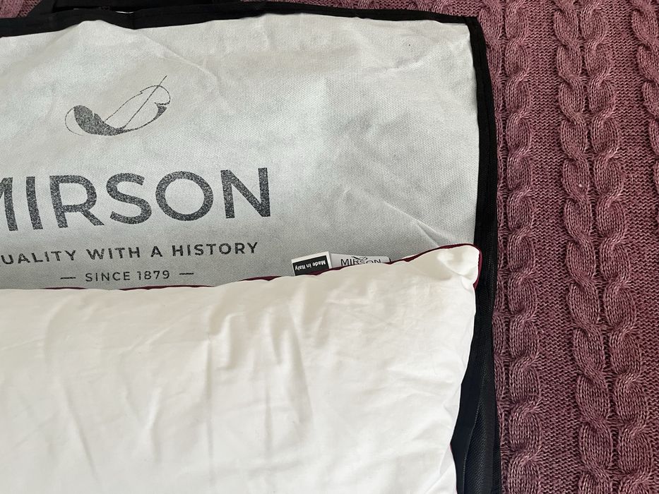 Пухова 3-х камерна подушка Mirson . Нова. Зроблено в Італії