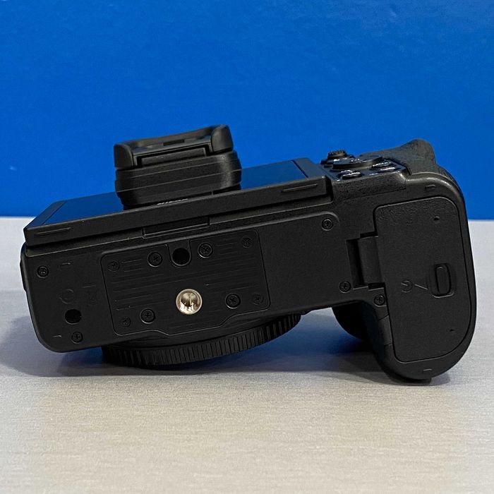 Nikon Z5 (Corpo) - 24.3MP