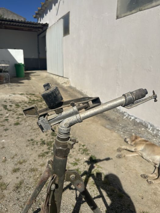 Aspressor de rega ( canhão) com um bico
