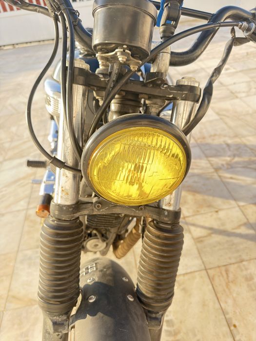 Triumph t100 bonneville