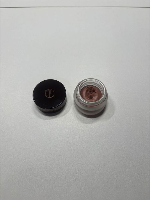 Charlotte Tilbury pillow talk “eyes to mesmerise”