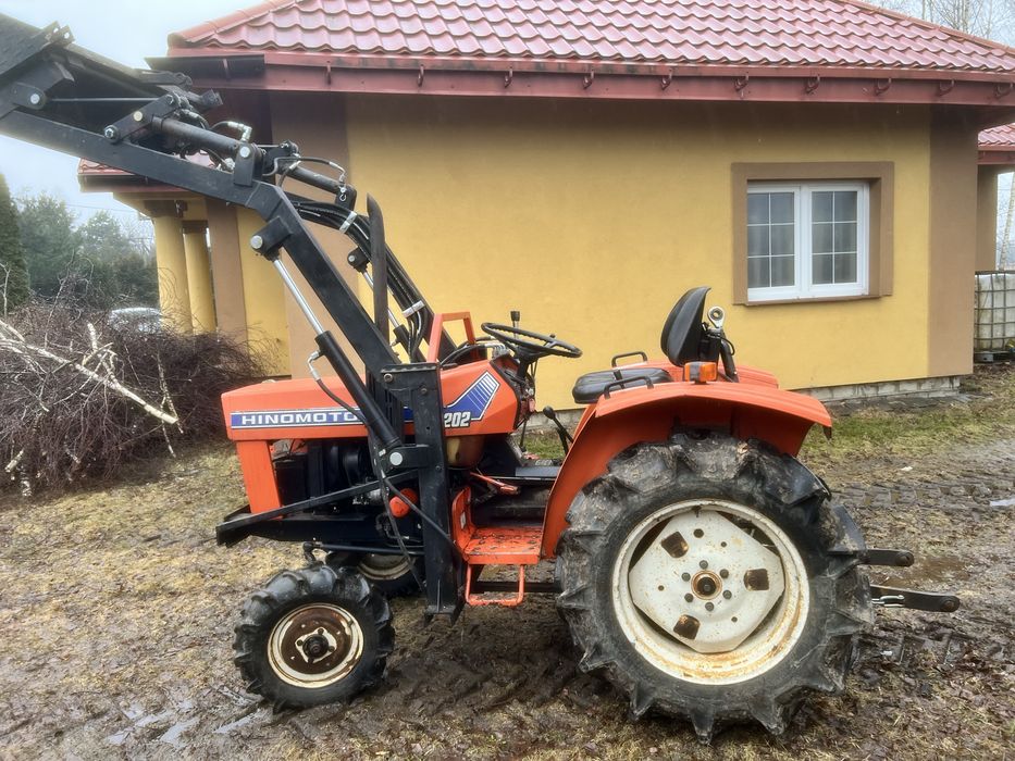 Sprzedam ciągnik Hinomoto