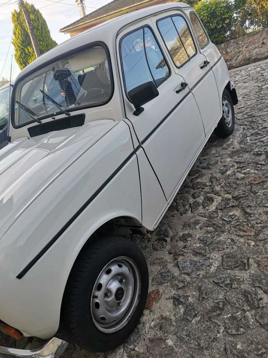 Carro antigo impecável