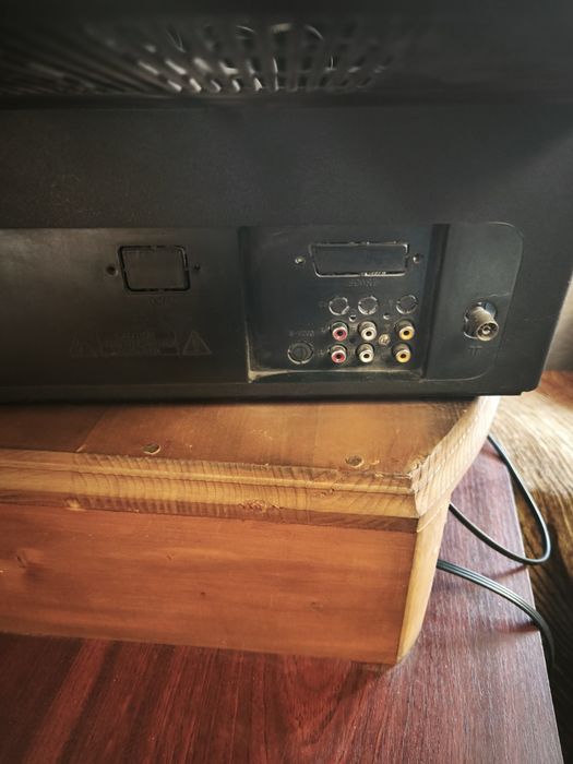 Продаю телевізор Sharp