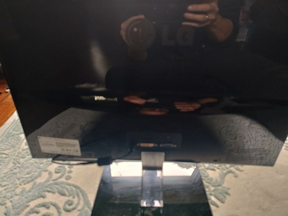 Lg Flatron E2260S-PN.