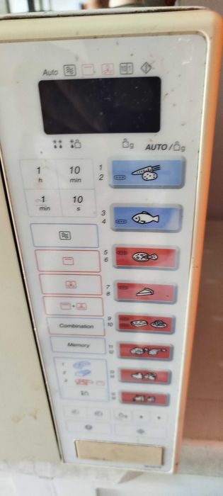 Microondas grande a trabalhar na perfeição Panasonic