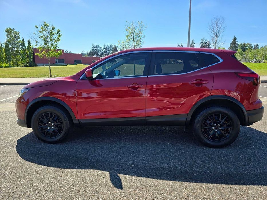 Nissan Rogue Sport      2019