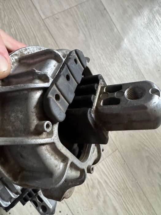 Подушка двигуна БМВ ф10 lemforder