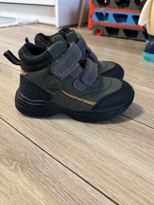 Buty trzewiki jesienne chlopiec 25