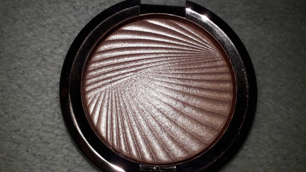 Estee Lauder rozświetlacz bronze goddess modern mercury