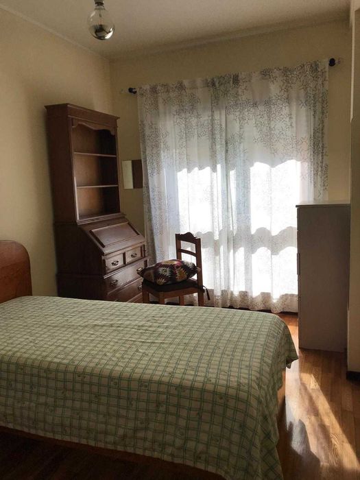 Quarto no centro de Custóias - Matosinhos