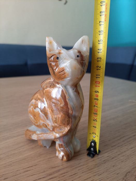 Figurka kota kamienna