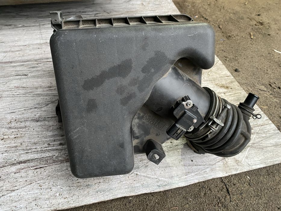 Корус повітряного фільтра Тойота рав 4