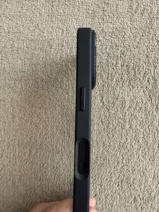 Чохол для iPhone 16