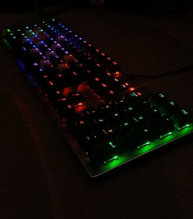 Клавіатура Bloody B760