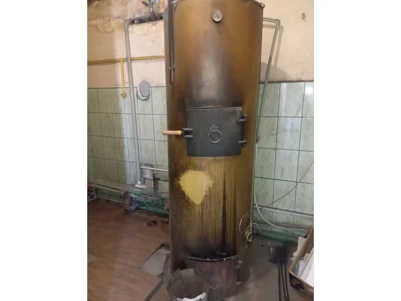 ПРОДАЖ - Громадський будинок з господарськими будівлями та спорудами, 585,9 кв.м. м. Остер