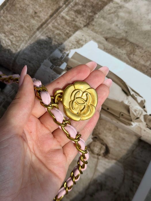 Сумка Сhanel Camellia Шанель Камелія через плече біла рожева