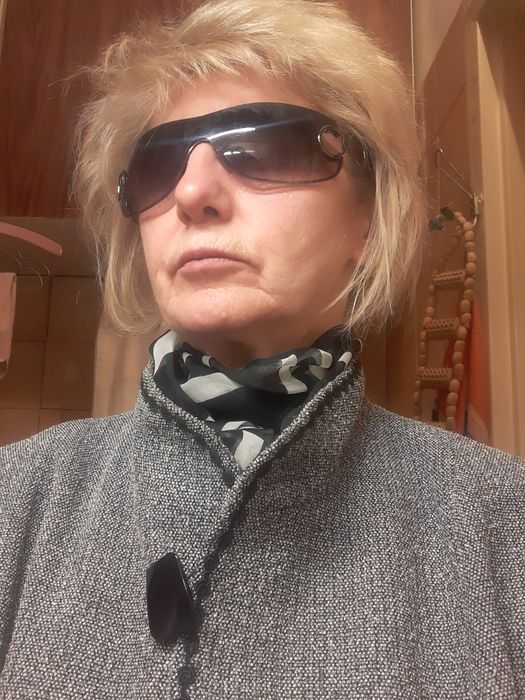 Nowy eleganski  płaszczyk