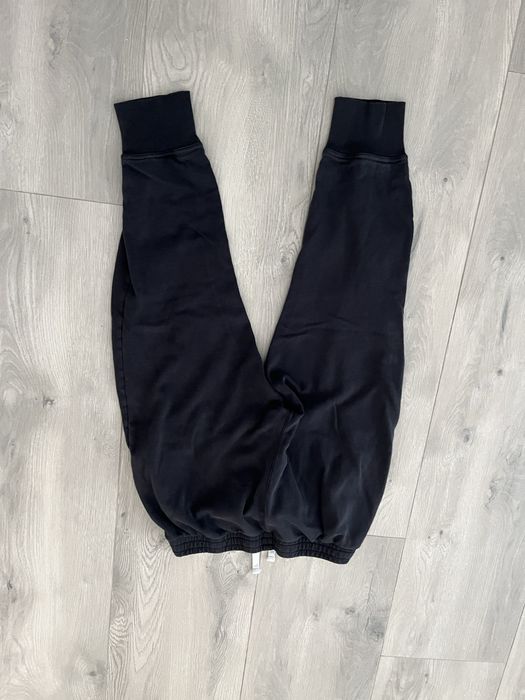 Spodnie damskie dresowe dresy under armour rozmiar L czarne