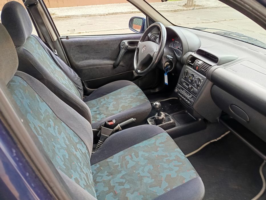 Opel corsa B 1.5 TD 5 lugares 143000km