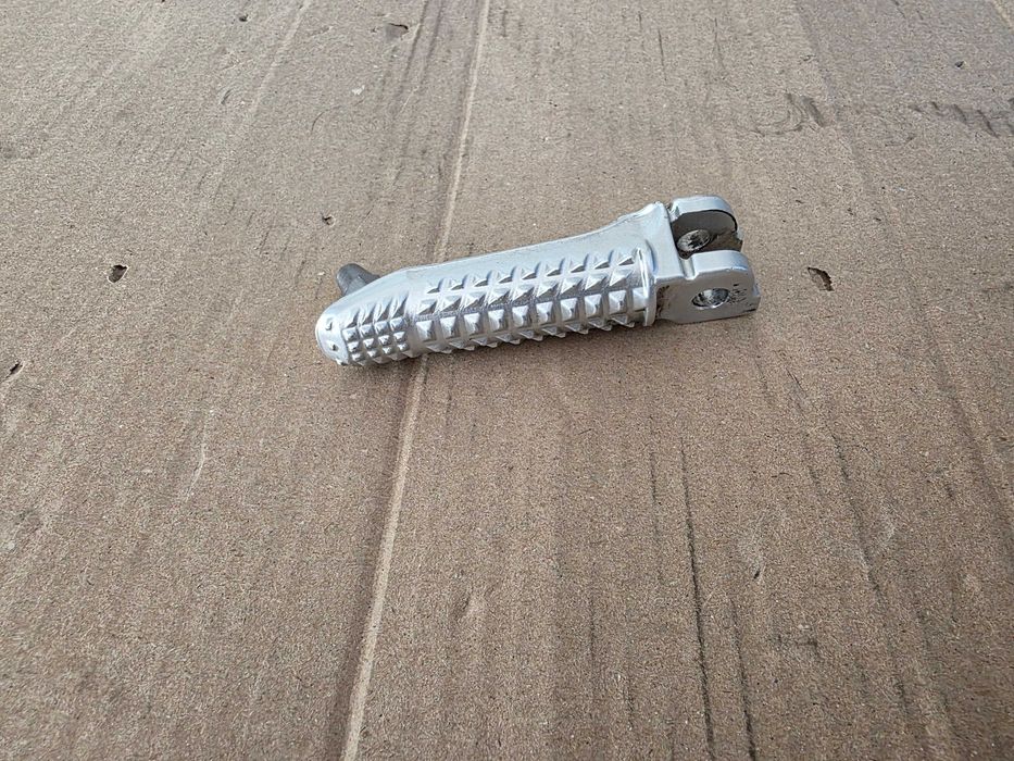 Podnóżek prawy przód BMW S 1000 RR K46 S 1000R K47 HP4 K42 R ninet K32