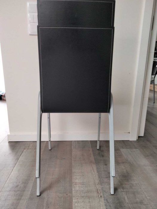 4 Cadeiras para mesa de sala resistentes e empilháveis