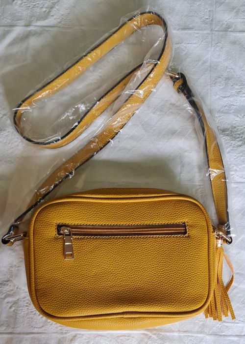 Bolsa de senhora em pele amarela NOVA (sem uso)