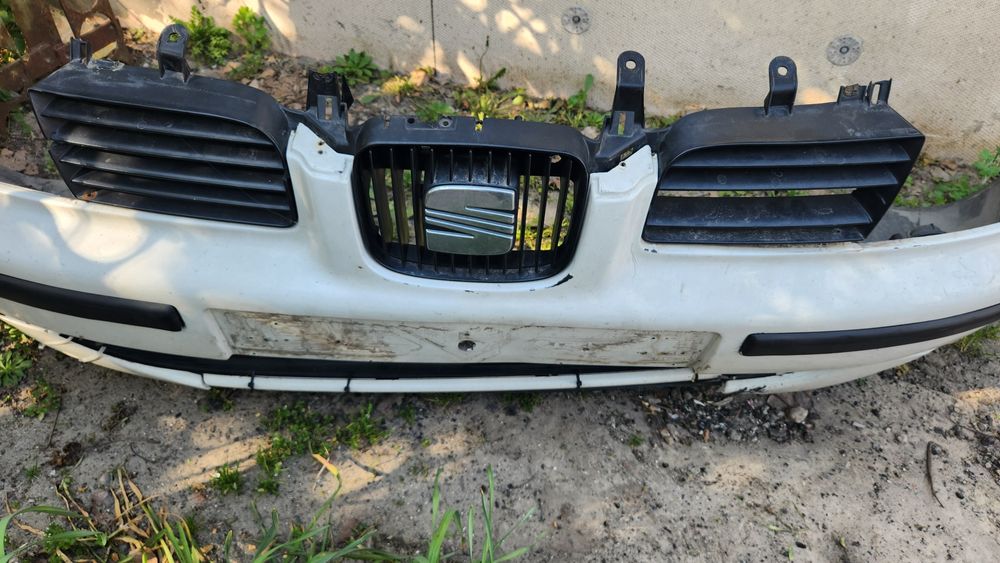 Передній бампер SEAT TOLEDO