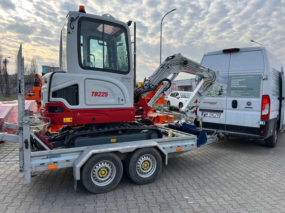 Uslugi koparką, prace ziemne, wykopy, niwelacja terenu | Koparka + operator | Wrocław
