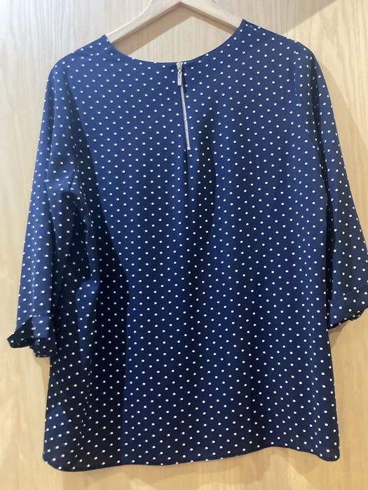 Blusa Azul Marinho as Bolinhas