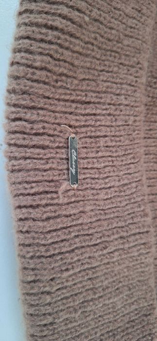 Czapa w modnym kolorze brąz