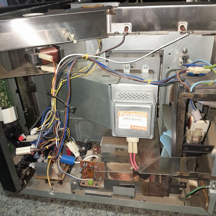 Мікрохвильова піч Panasonic nn-c2003s